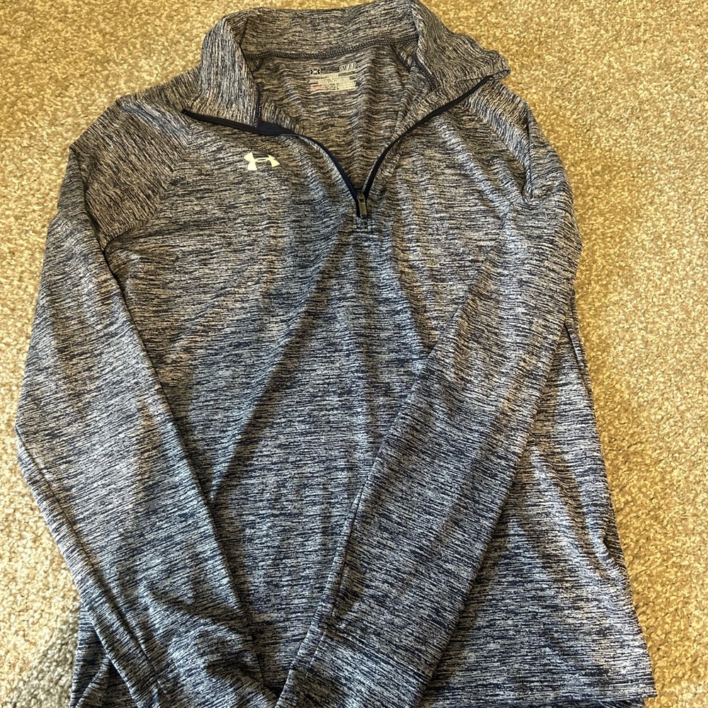Lightweight quarter zip Under Armour pullover. size small